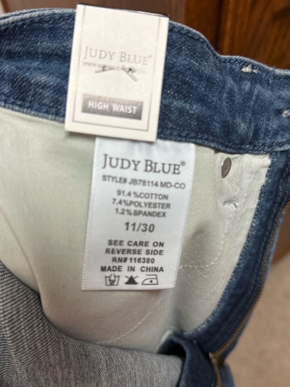 Judy Blue Medium Wash Straight-Leg tummy control Jeans NWT - Picture 6 of 6